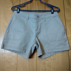 FIELD & STREAM WOMEN'S SIZE 4 FLAT FRONT BEIGE KHAKI SHORTS